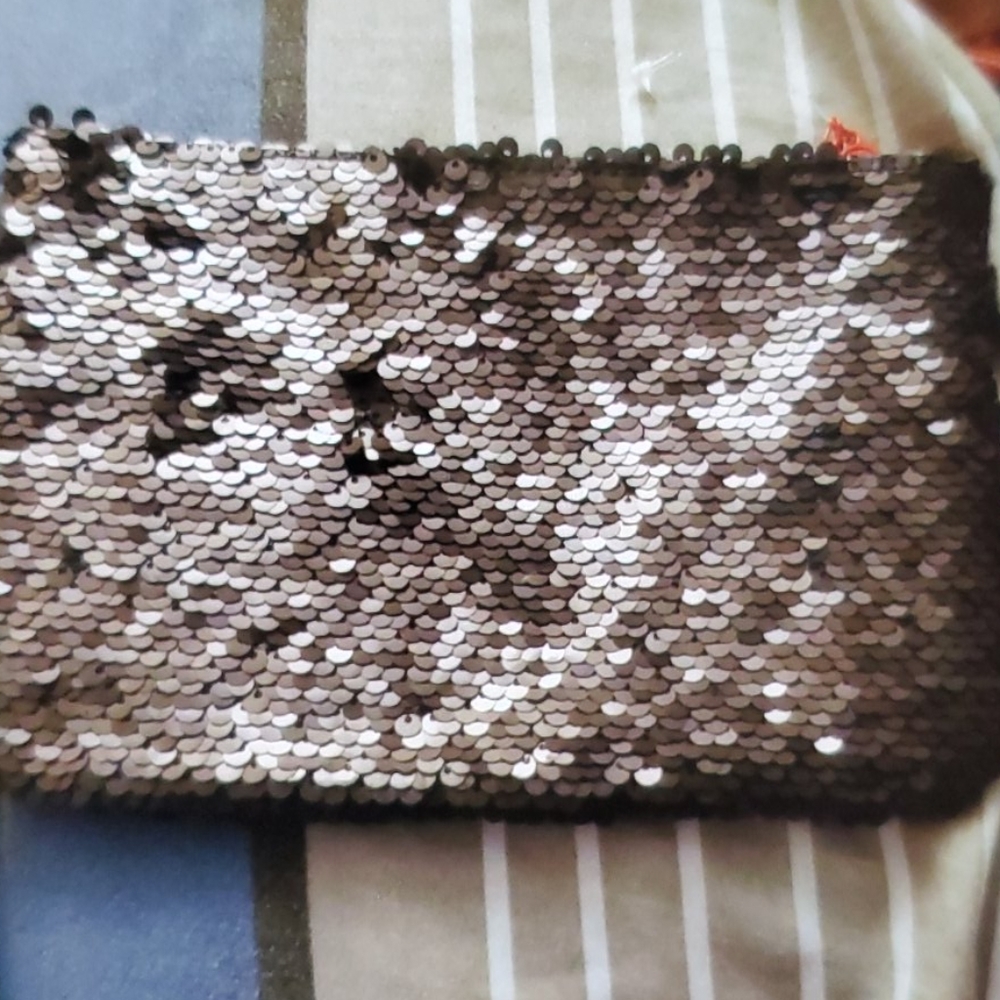 Pouch - Picture 4 of 4